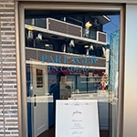 店舗ウィンドウ用カッティングシートの制作・施工　PARTAGER UN CADEAU（パルタジェ アン カドー）　様