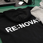 パーカーに会社名を印刷　RE:NOVATE　様